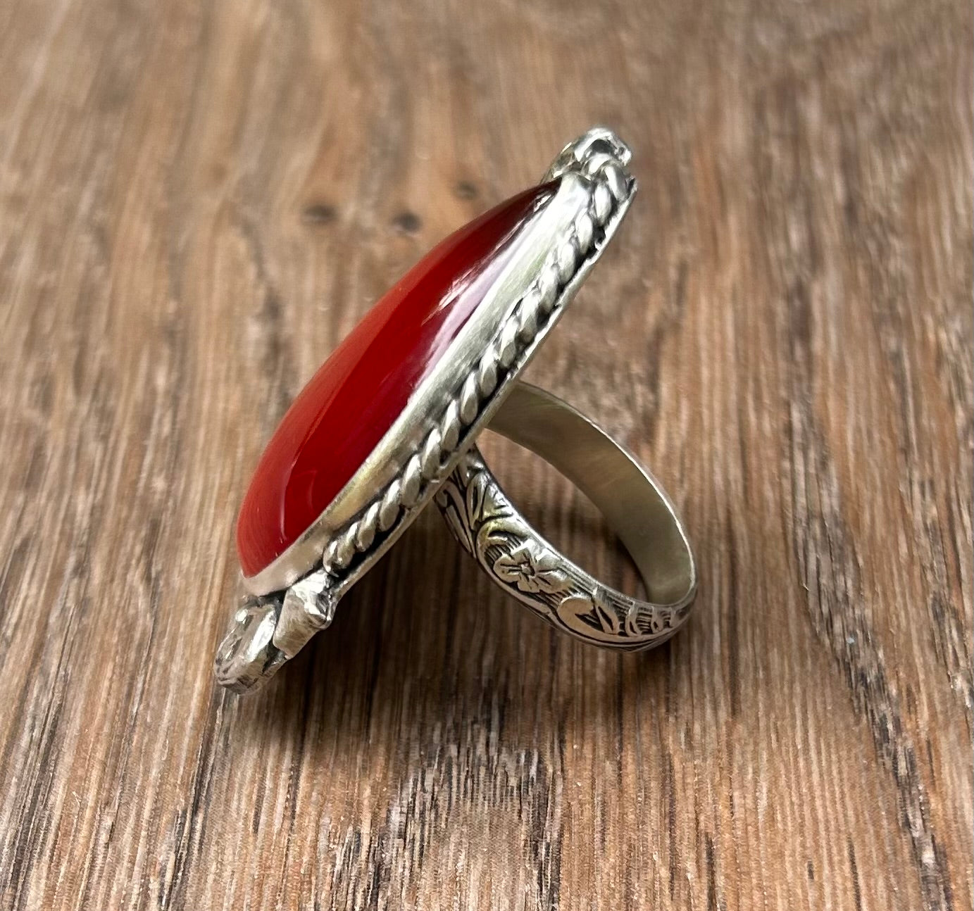 Orange Onyx Ring. Bats & Skulls, Decorative Band, US Size 7 1/4