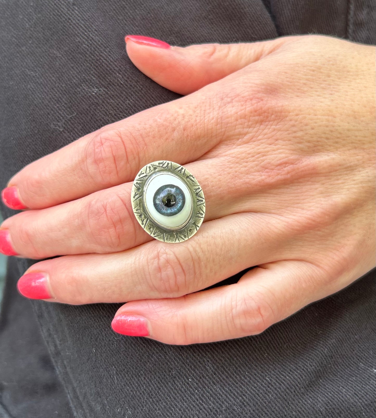 The All Seeing Eye Ring, Simple Band, Glass Dolls Eye, US 7 3/4