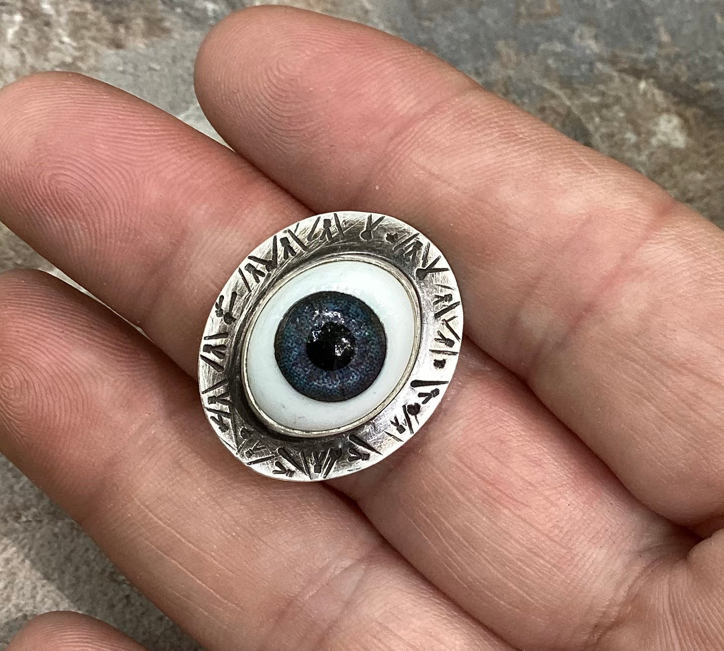 The All Seeing Eye Ring, Simple Band, Glass Dolls Eye, US 7 3/4